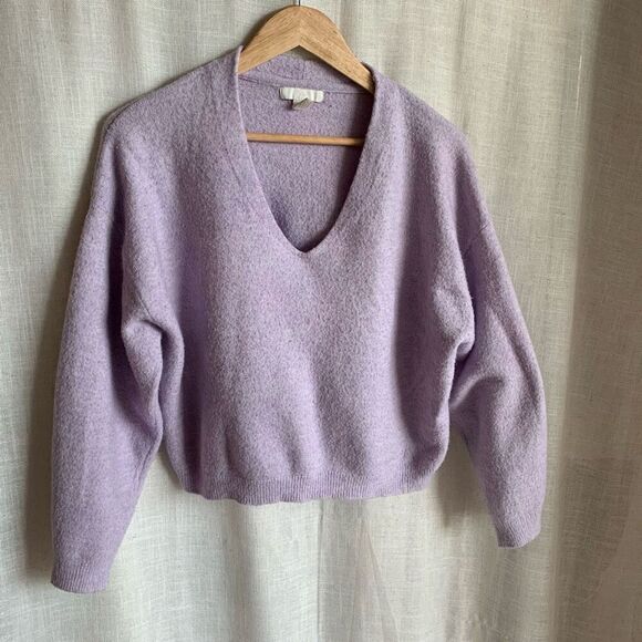 H&M Lavender Wool Blend V-Neck Sweater - Cozy Knit, Women’s Size Small - Picture 1 of 11